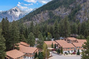 Exterior - Mountain Escape! Explore town, eat, shop or relax! (Leavenworth)