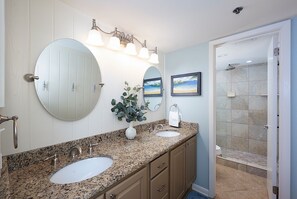Combined shower/tub, hair dryer, towels, soap - Your Gulf Coast Getaway Awaits: Phoenix VI, Unit 503 3 BR, 2 BATH
 (Orange Beach)