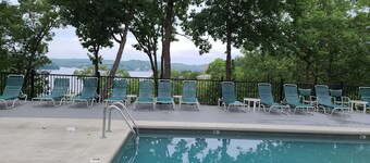 Waterview Margaritaville Resort area home. Practice golf! Outdoor TV/grill