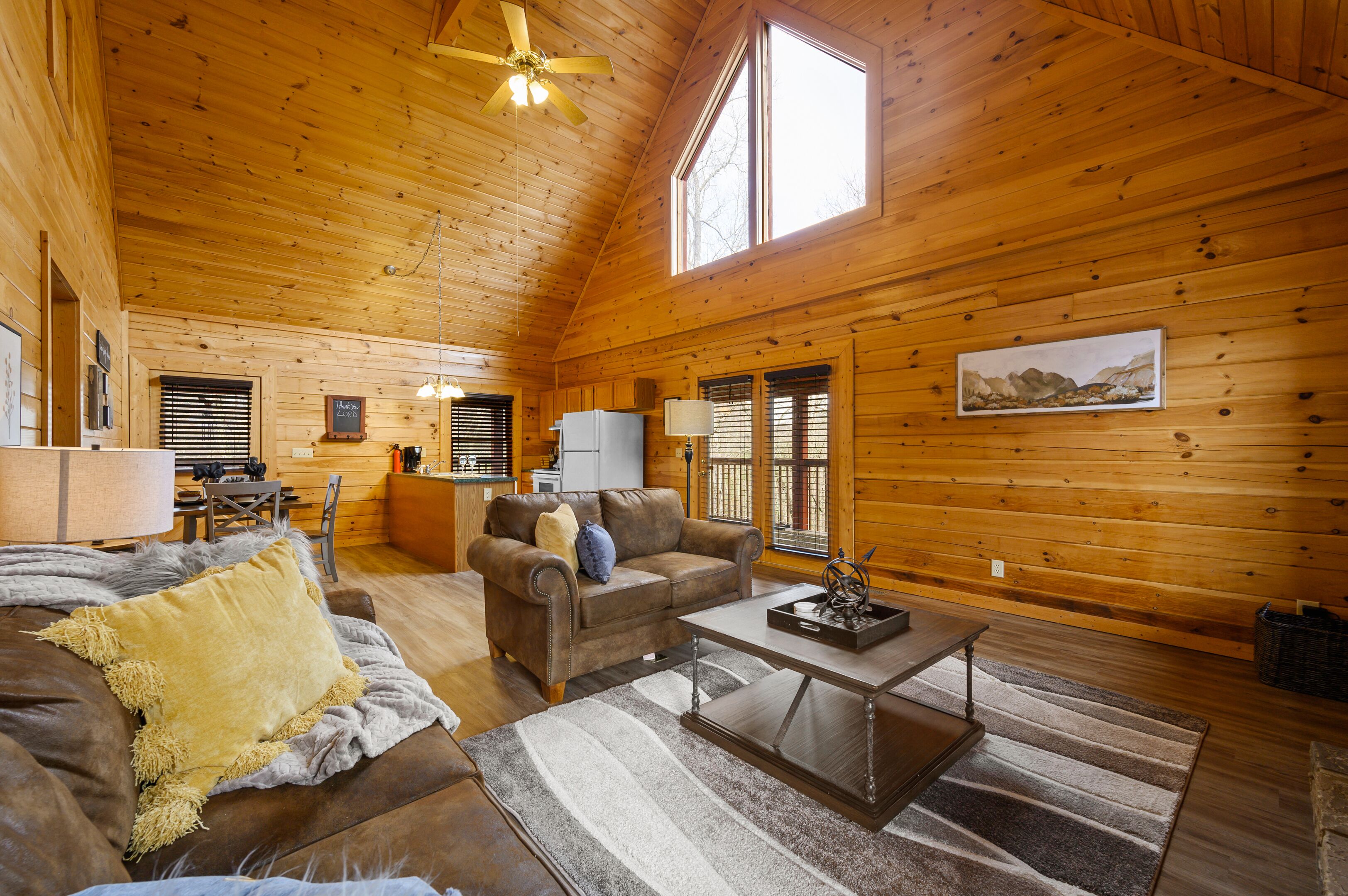 It's the most wonderful time of the year! Private 2 King beds/bath. Hot Tub