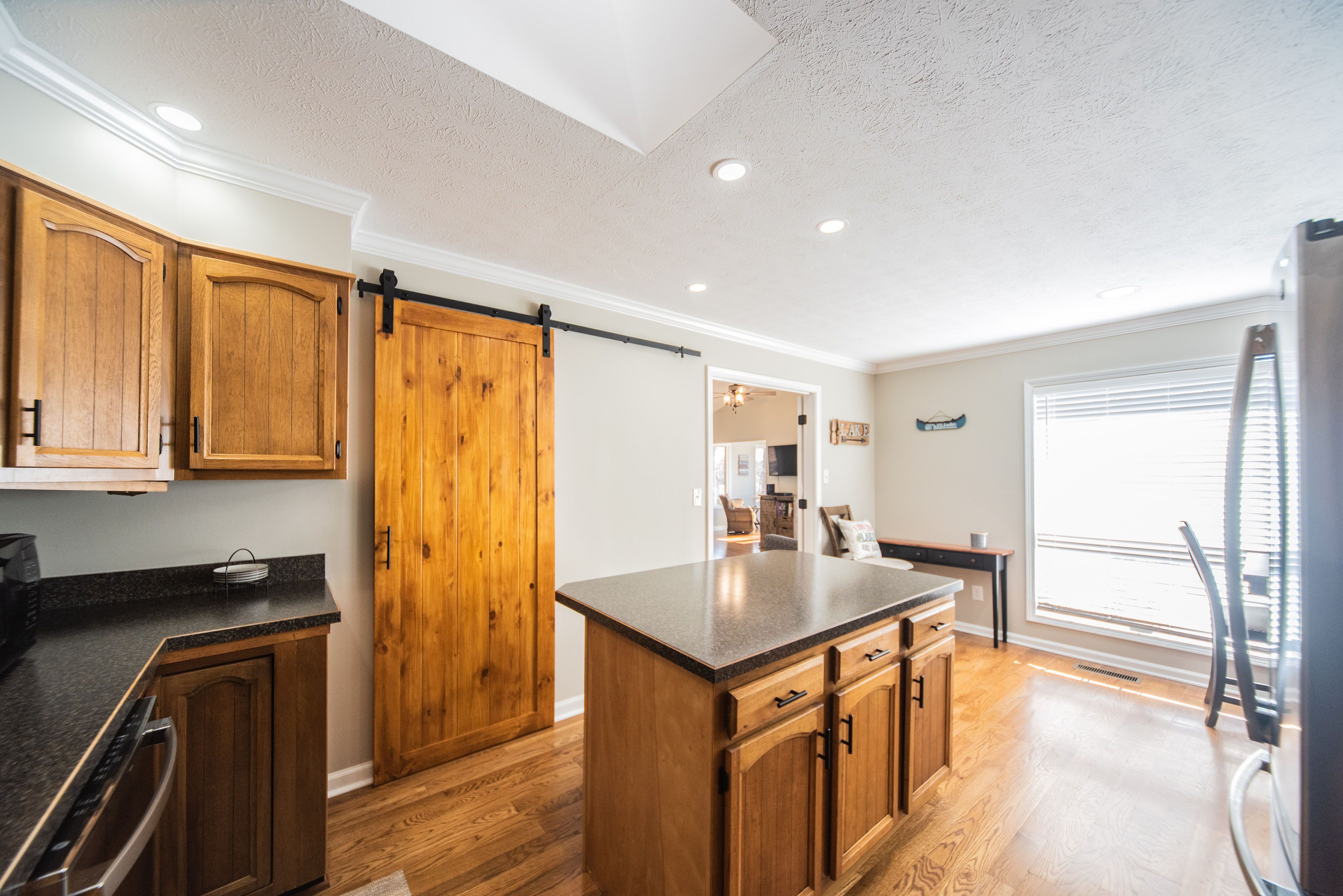 NEW!! Lakefront views! Happy Hideaway