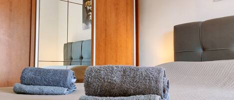 1 chambre, fer et planche à repasser, Wi-Fi, draps fournis