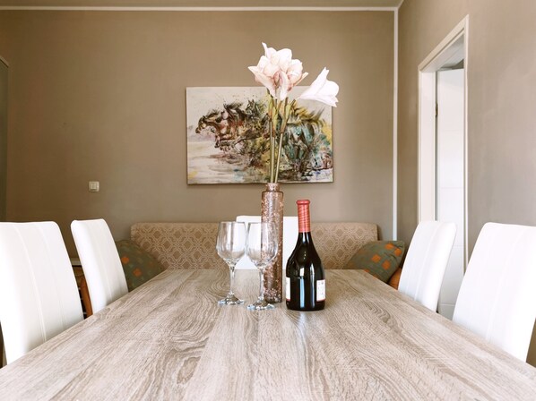 Dining - Apartment Neon - One Bedroom Apartment with Balcony (Zadar)