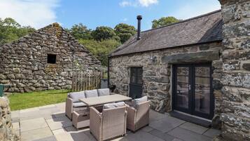 Cottage | Outdoor dining