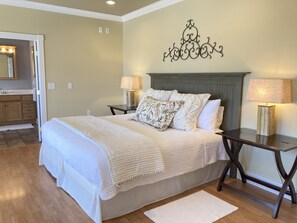 6 bedrooms, iron/ironing board, travel crib, free WiFi