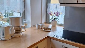 Refrigerador, microondas, parrilla de estufa y lavavajillas