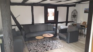 Smart TV, books, stereo