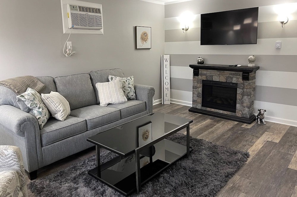 Adventure Acres- Suite C1