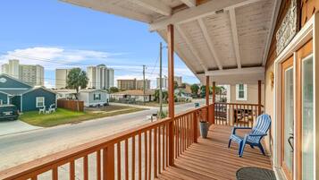 House (Seaside Serenity (3/2)) | Exterior