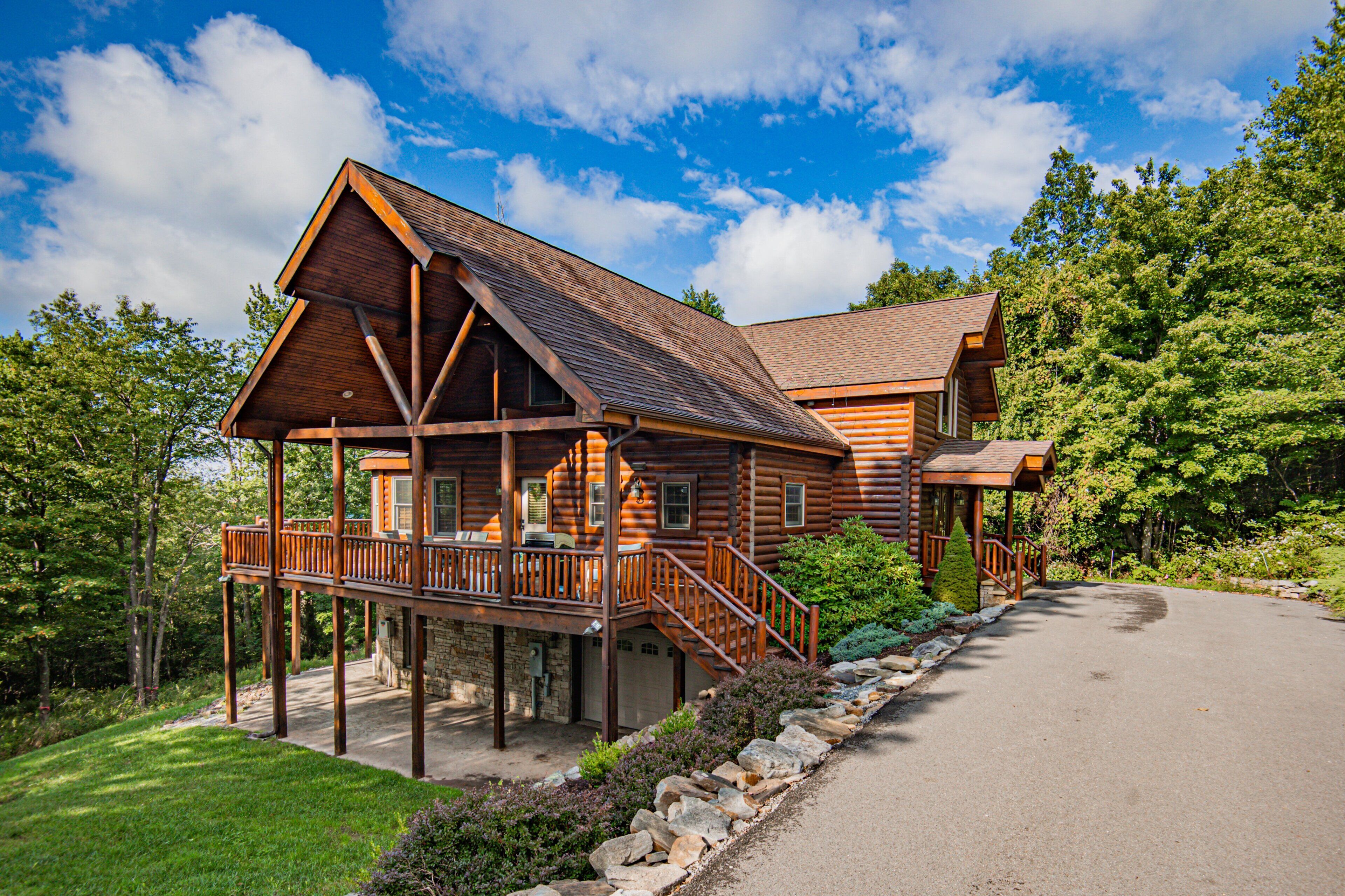 House (5 Bedrooms) | Front of property