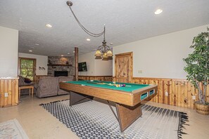 House (5 Bedrooms) | Property amenity - Big Bear by Taylor Made Deep Creek (McHenry)
