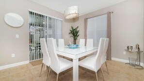 Villa, 6 Bedrooms | Dining