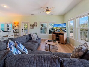 TV, table football, ping pong - NEW furniture-Fenced Yard, Priv Heated Pool, Beach Views (Port St.Joe)
