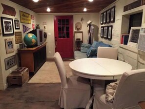 Dining - Green Broke Inn: Lower Unit (Graham)