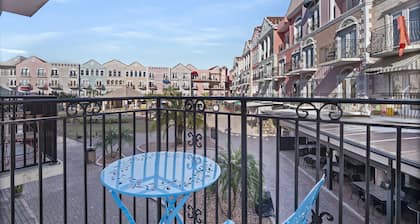Experience European Charm: King Suite Condo with Balcony for Your Beach Getaway!