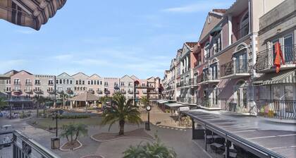 Charming King Suite Condo with Balcony – European Vibes for Your Beach Escape!