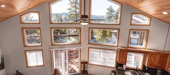EDGEWATER ESCAPE- close to Village and Ski Resorts