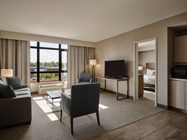 Caja de seguridad en la habitación y escritorio 