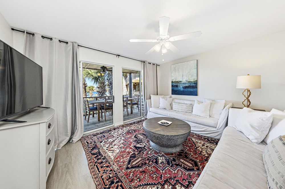 Walk to FloraBama | 2 Pools | 2 Boat Docks w/Slips | My Beach Getaways