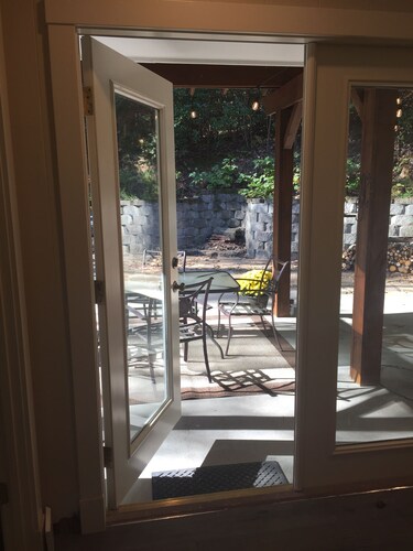 Fresh updated detached guest cottage 7 min to ntl. forest & downtown Brevard