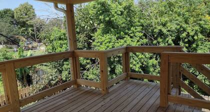 The Kemah house is on the Bay side of 146, ½ mile up Kipp Ave to the Boardwalk