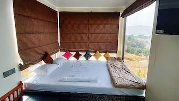 3 bedrooms, WiFi, bed sheets