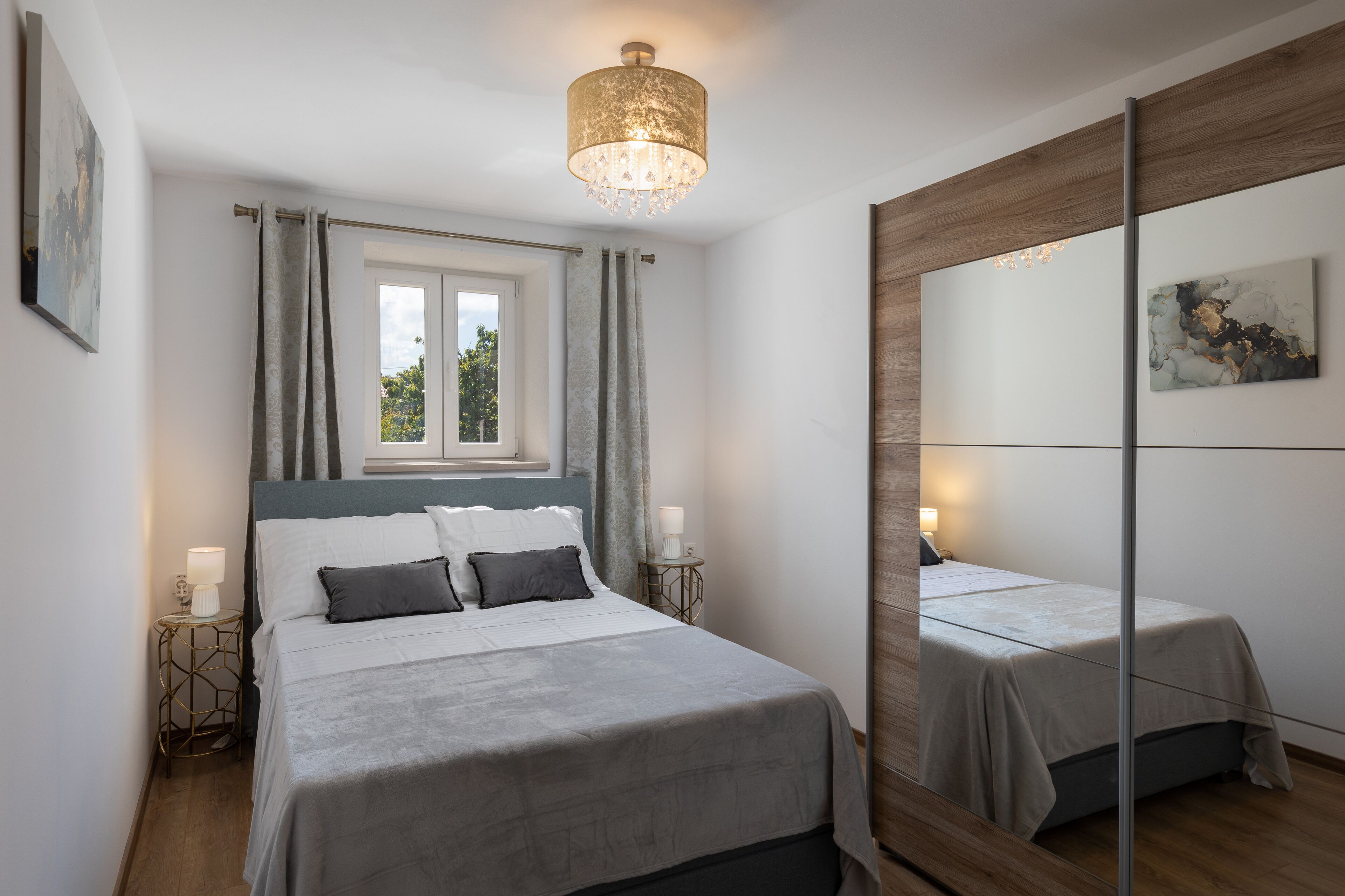 4 bedrooms, in-room safe, iron/ironing board, travel crib