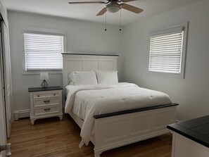 4 habitaciones, tabla de planchar con plancha y cuna de viaje