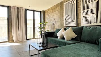 Suíte estúdio urbana, 2 quartos, 2 banheiros | Comodidades do quarto