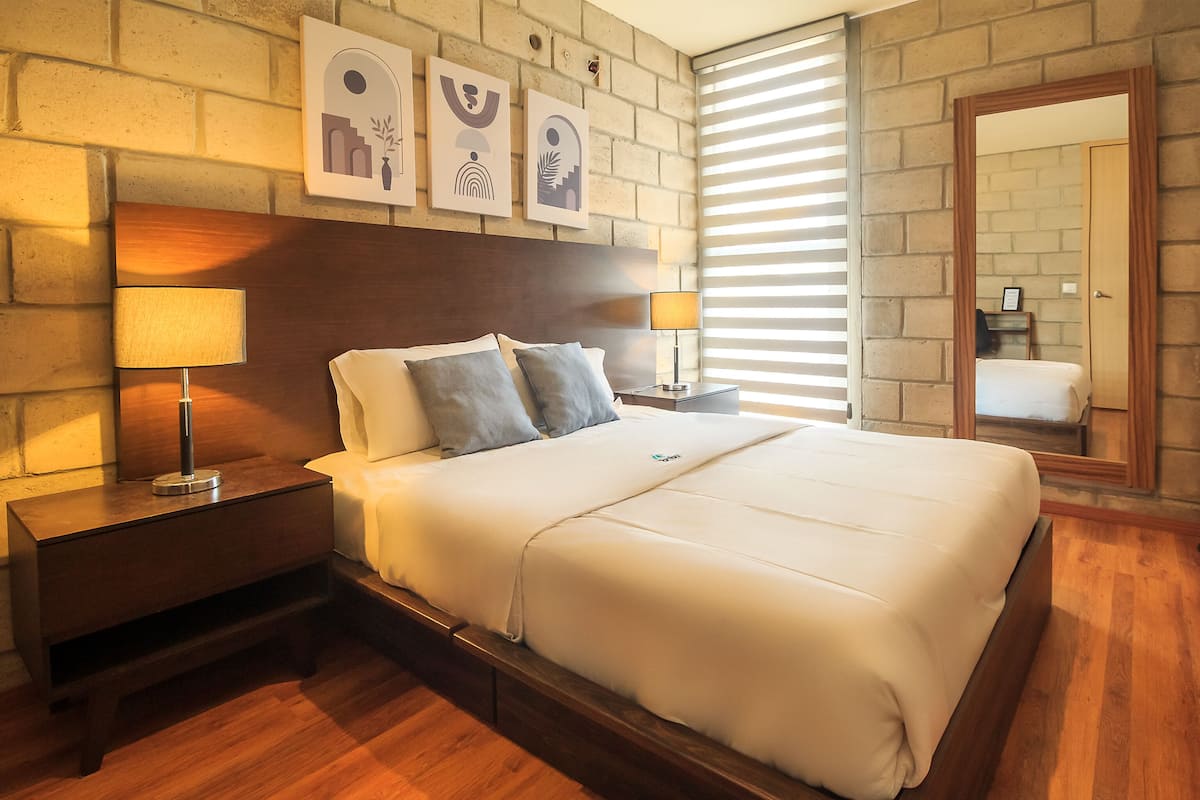 1 bedroom, premium bedding, down duvets, individually decorated