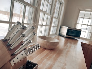 3 habitaciones, escritorio, tabla de planchar con plancha y wifi gratis
