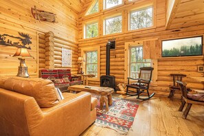 House (4 Bedrooms) | Property amenity - Big Log Lodge by Taylor Made Deep Creek (McHenry)