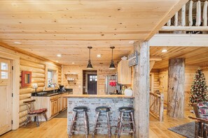 House (4 Bedrooms) | Property amenity - Big Log Lodge by Taylor Made Deep Creek (McHenry)