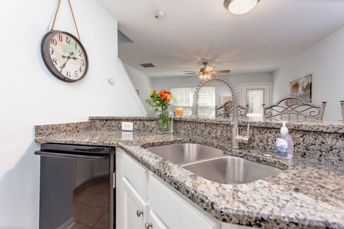 Stovetop, cookware/dishes/utensils