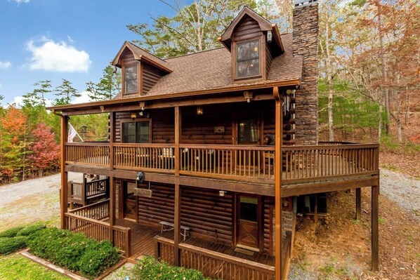 Exterior - Mtn Views/Grt WIFI/Pool Table/Sleeps10 (Blue Ridge)