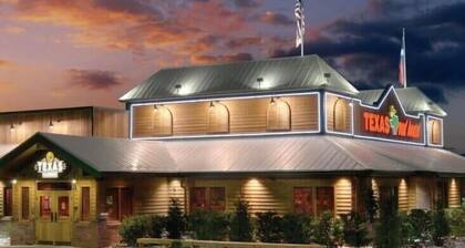 PVT Basement/Near Mall of GA/Pet Friendly/Sleeps 5
