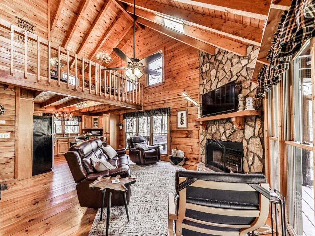 电视、壁炉、办公室