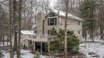 House (4 Bedrooms) | Property amenity