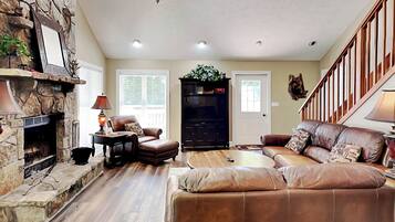 House (4 Bedrooms) | Property amenity