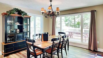 House (4 Bedrooms) | Property amenity