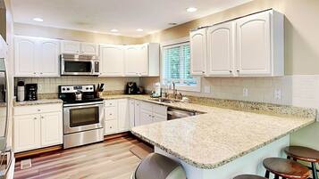 House (4 Bedrooms) | Property amenity