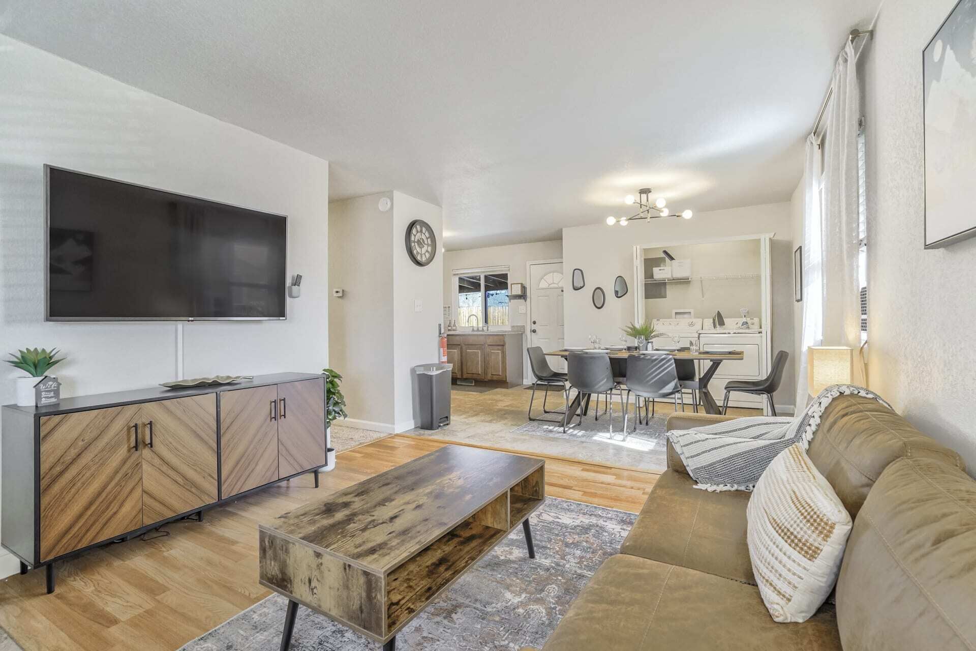 تلفزيون، كرة قدم الطاولة، خدمات بث