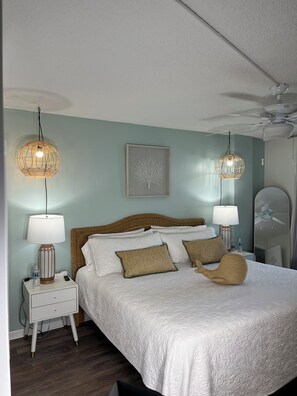 3 室のベッドルーム、デスク、アイロン / アイロン台、旅行用ベビーベッド