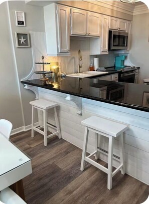 Fridge, microwave, oven, stovetop - Direct Oceanfront! 3 bed 3 bath. Gorgeous!  (North Myrtle Beach)
