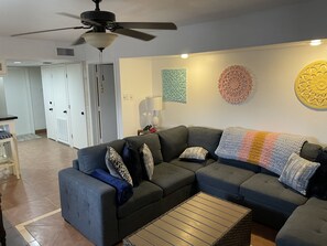 Smart TV, stereo - Beachfront Condo (South Padre Island)