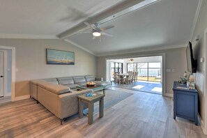 TV, books, smart speakers, stereo - Updated Waterfront Escape w/ Dock & Fire Pit (Pensacola)