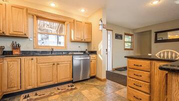 House (5 Bedrooms) | Property amenity