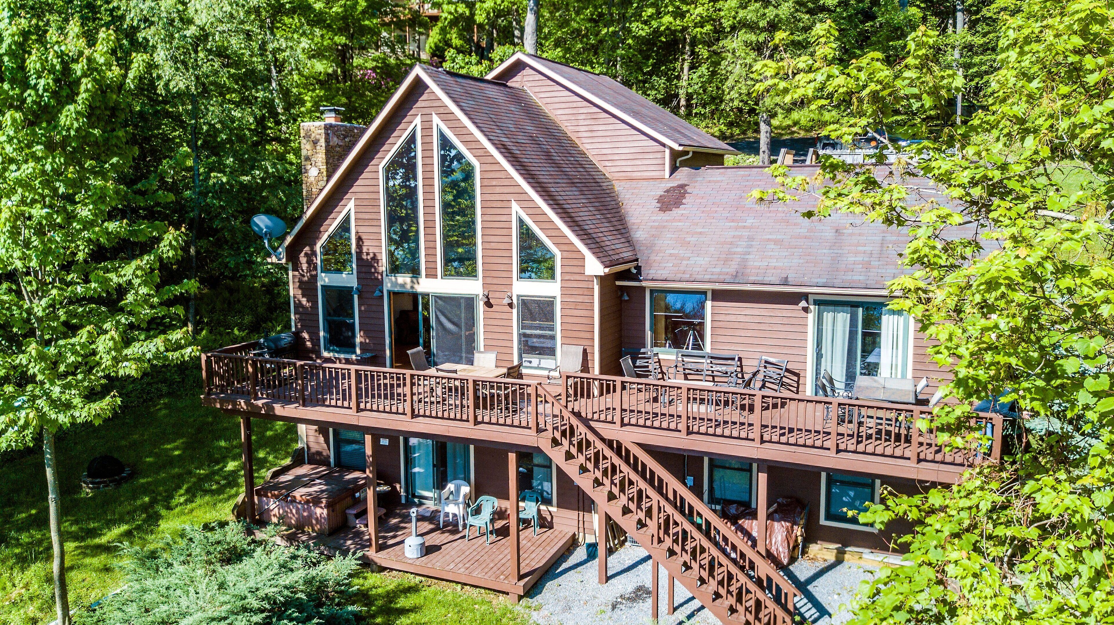 House (5 Bedrooms) | Exterior