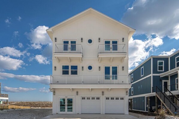 Unclassified image, 1 of 21, button