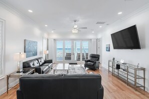 Unclassified image, 4 of 21, button